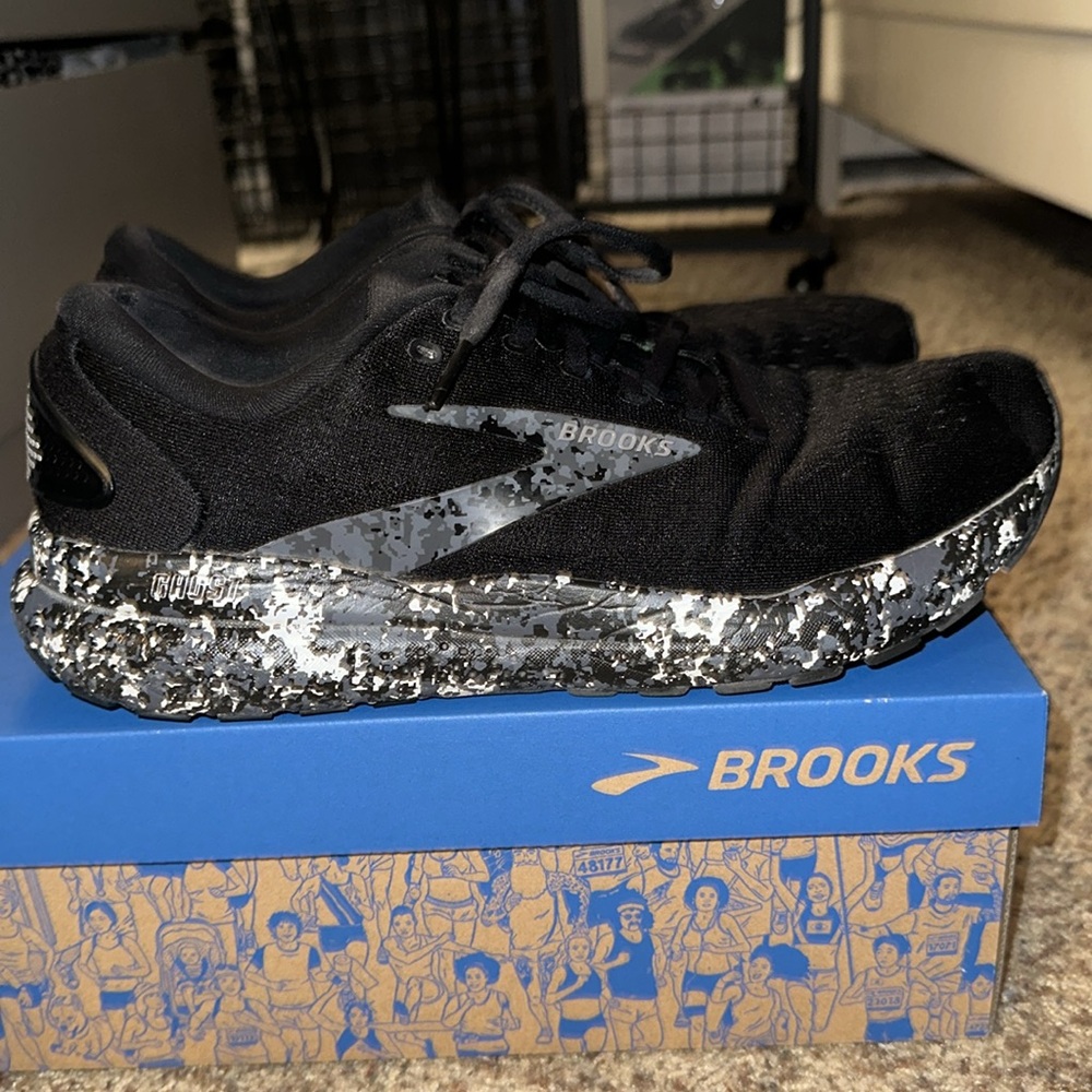 Brooks Black Speckled Sole Sneakers